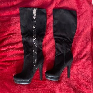 Sexy thigh high heels in great condition